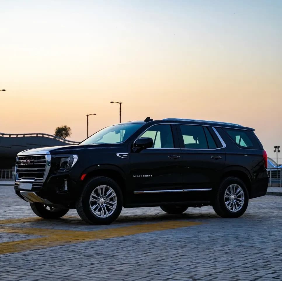 GMC GMC Yukon - 7 Seater Car rental car (2022) - image 2