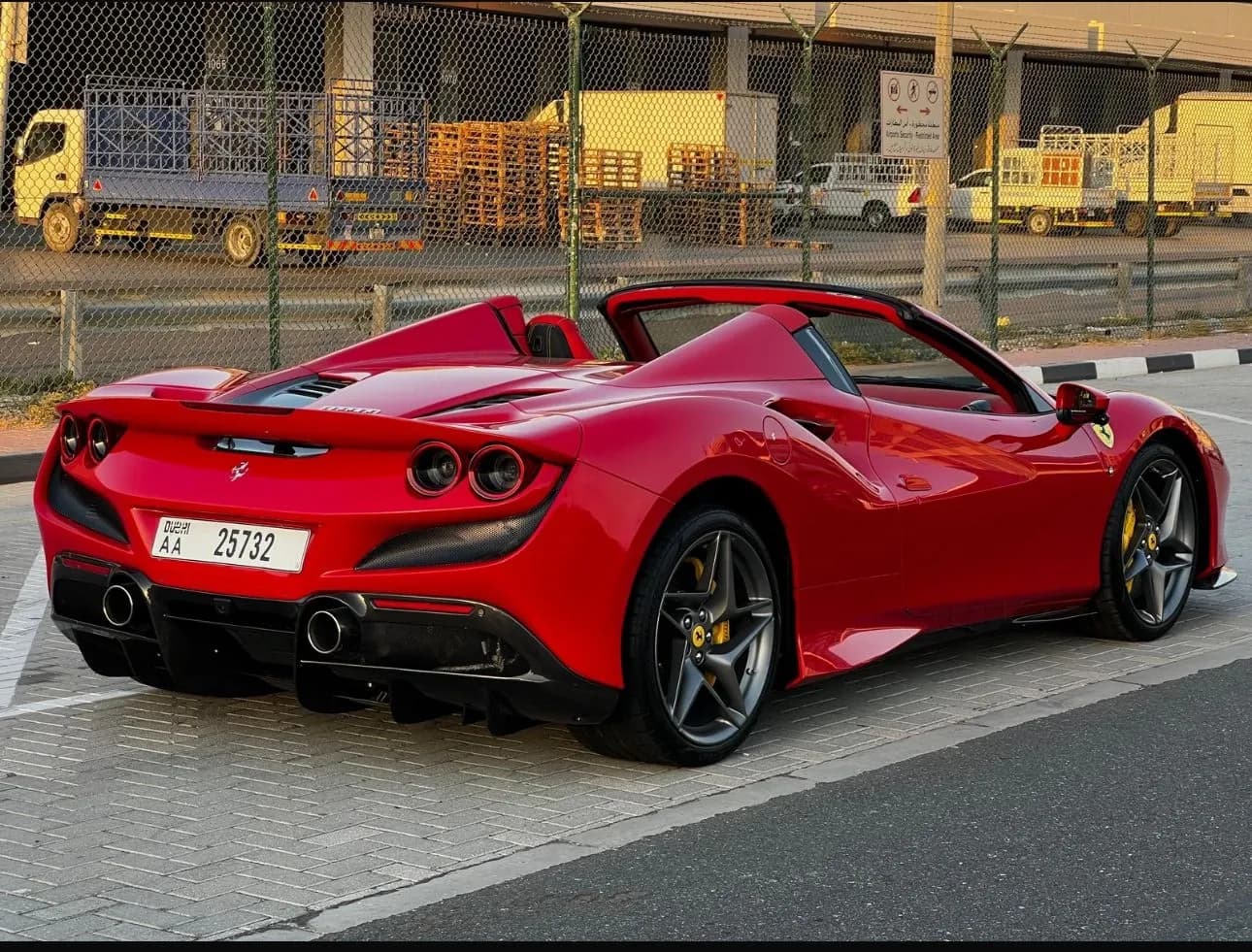Ferrari Ferrari F8 Spider - Sports rental car (2023) - image 7