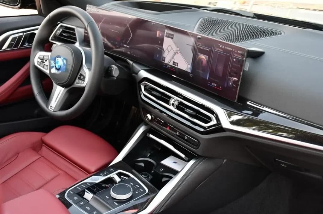 BMW BMW 420i Convertible - Luxury rental car (2024) - image 18