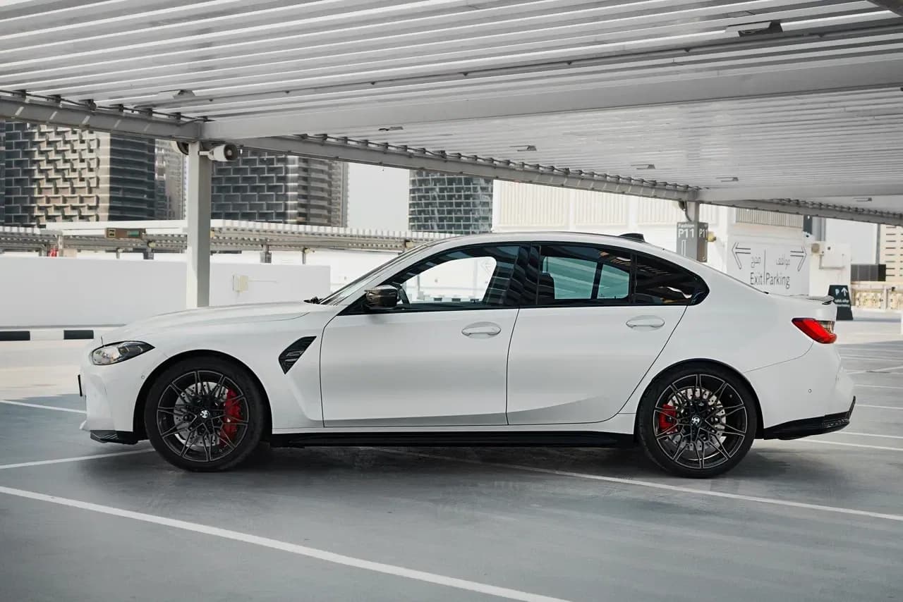 BMW BMW 3 Series - Sports rental car (2024) - image 2
